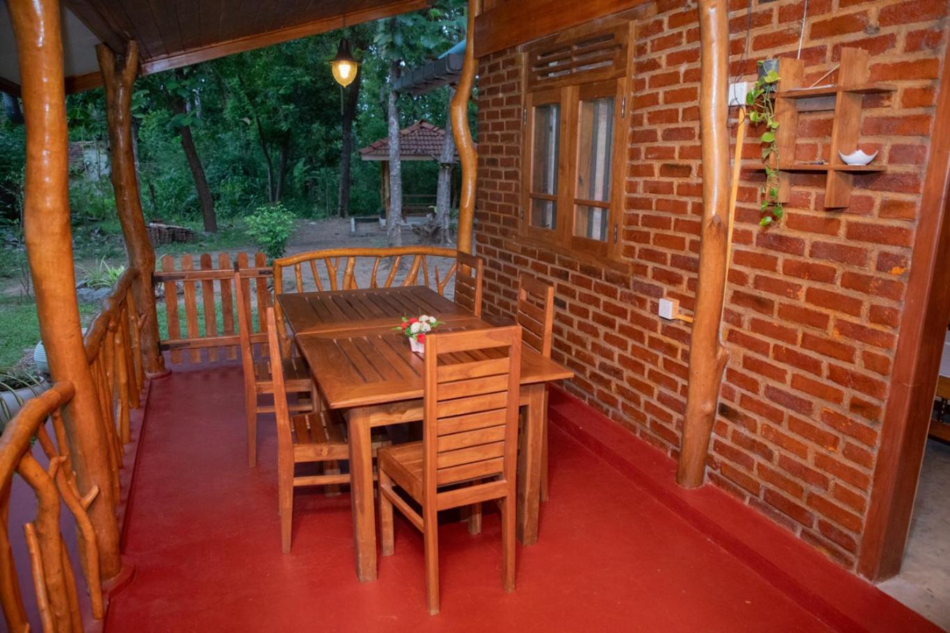 Thought Blooming Hotel Udawalawe Buitenkant foto